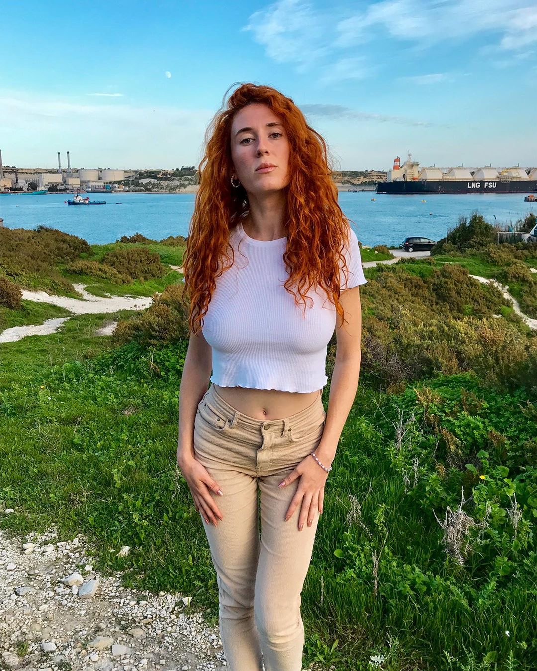 Junoesque redhead milf @madeleinebaldacchino