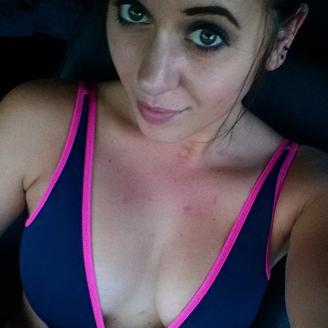 hot brass in cleavage is no bueno: @top_shot_tasha 