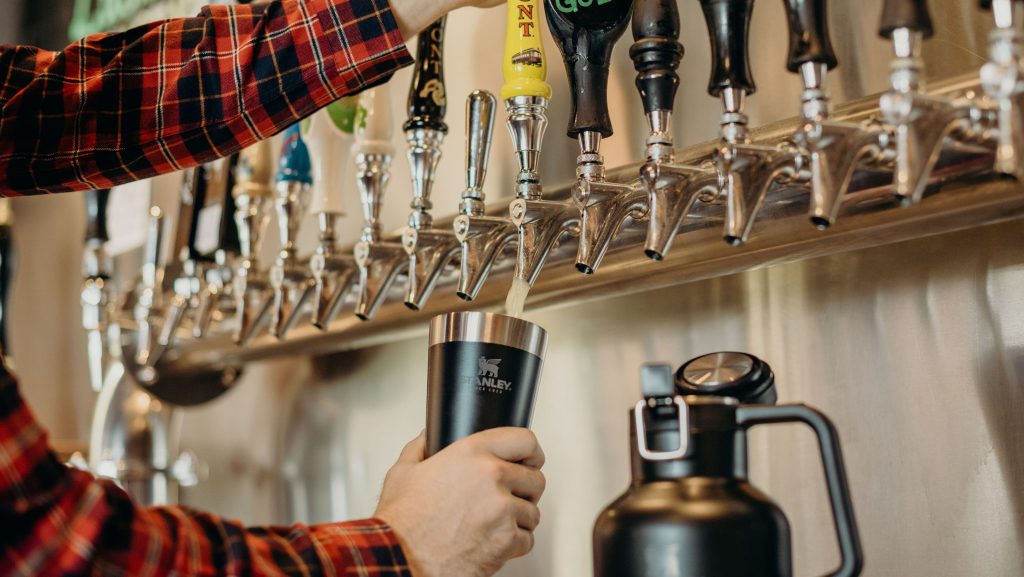 classic stay chill Stanley beer pint classic stay chill Stanley beer pint